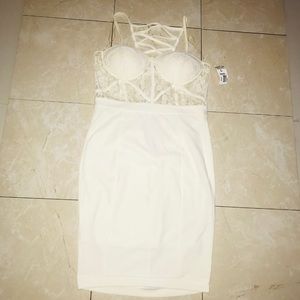 White corsette lace bodycon dress